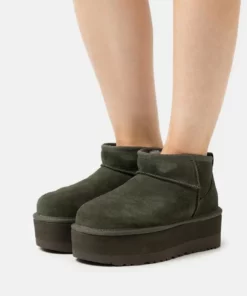 UGG CLASSIC ULTRA MINI PLATFORM - Platform Ankle Boots - Forest Night