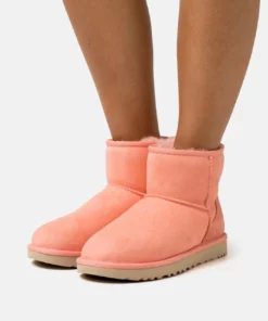 UGG CLASSIC MINI - Classic Ankle Boots - Starfish Pink