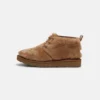 UGG NEUMEL COZY - Lace-ups - Chestnut