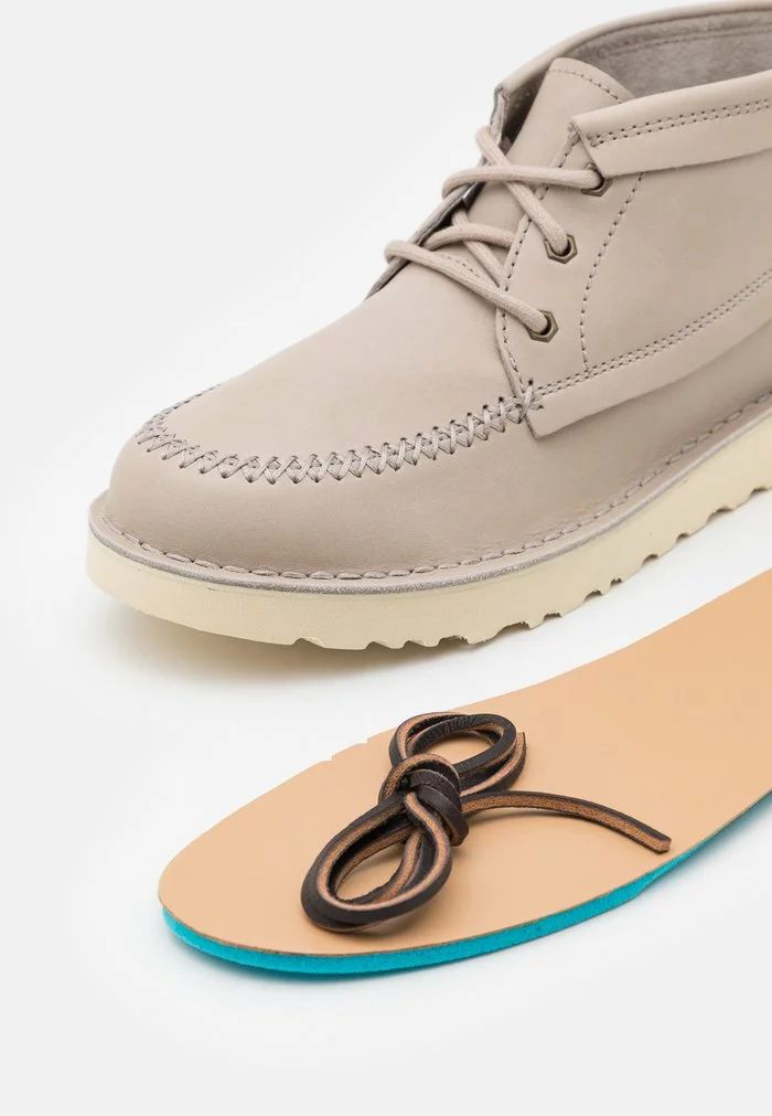 UGG CAMPOUT CHUKKA - Casual Lace-ups - Putty - Image 6