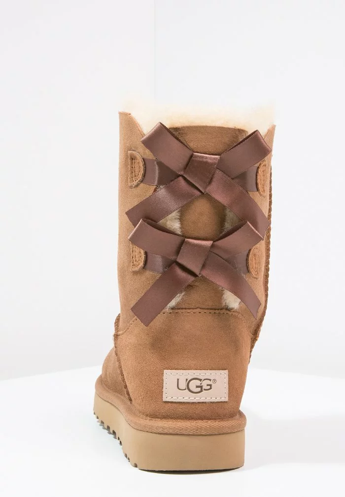 UGG BAILEY BOW - Classic Ankle Boots - Chestnut - Image 4