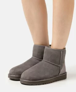 UGG CLASSIC MINI SHINE - Classic Ankle Boots - Charcoal