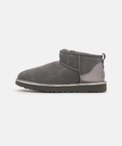 UGG CLASSIC ULTRA MINI SHINE - Ankle Boots - Charcoal