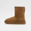 UGG CLASSIC II - Classic Ankle Boots - Chestnut