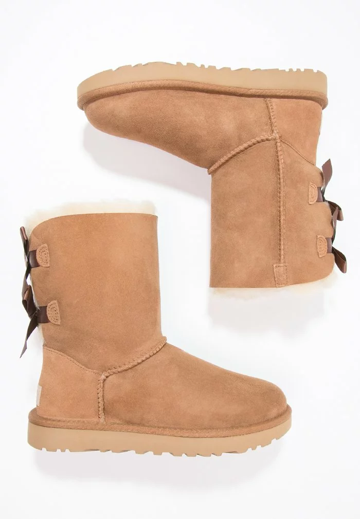 UGG BAILEY BOW - Classic Ankle Boots - Chestnut - Image 2