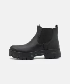 UGG SKYVIEW CHELSEA - Classic Ankle Boots - Black