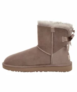 UGG MINI BAILEY BOW - Classic Ankle Boots - Caramel