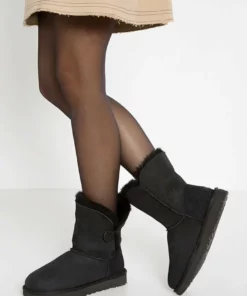 UGG BAILEY BUTTON II - Classic Ankle Boots - Black