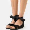 UGG YARROW - Wedge Sandals - Black