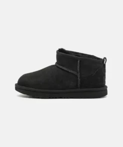 UGG CLASSIC ULTRA MINI UNISEX - Classic Ankle Boots - Black