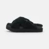 UGG FUZZ SUGAR CROSS SLIDE - Slippers - Black