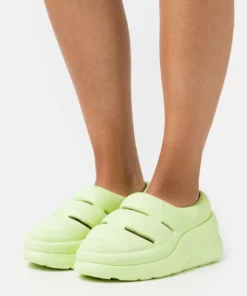 UGG SPORT YEAH - Slip-ons - Melon Green