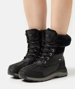 UGG ADIRONDACK - Winter Boots - Black