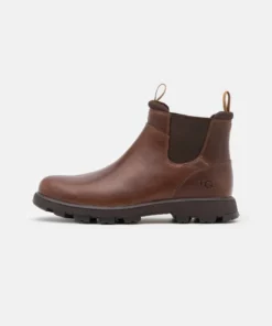 UGG HILLMONT CHELSEA - Classic Ankle Boots - Chestnut