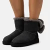 UGG MINI BAILEY FUZZY BOW - Winter Boots - Black