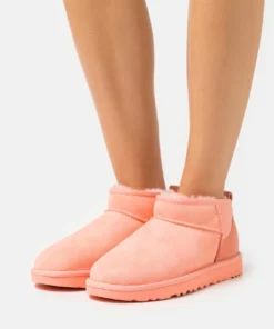 UGG CLASSIC ULTRA MINI - Ankle Boots - Starfish Pink