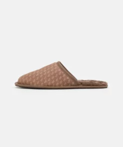 UGG SCUFF LOGO - Slippers - Chestnut