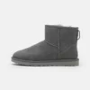 UGG CLASSIC MINI - Classic Ankle Boots - Dark Grey