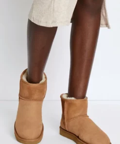 UGG CLASSIC MINI - Classic Ankle Boots - Chestnut