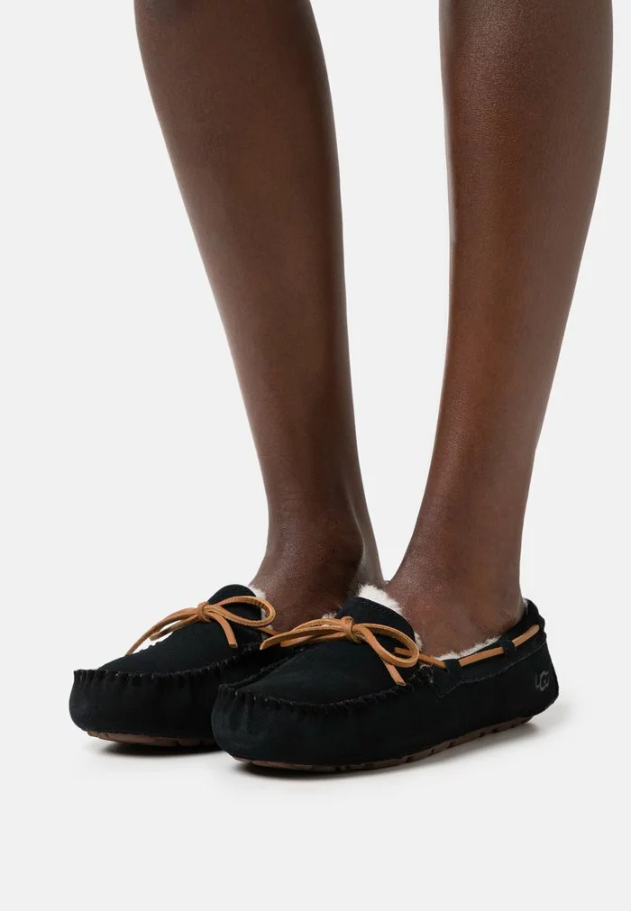 UGG DAKOTA - Slippers - Black