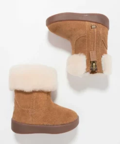 UGG JORIE - Classic Ankle Boots - Chestnut