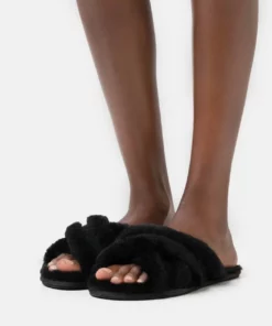 UGG SCUFFITA - Mules - Black