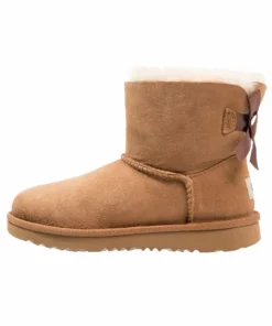 UGG MINI BAILEY BOW II - Classic Ankle Boots - Chestnut