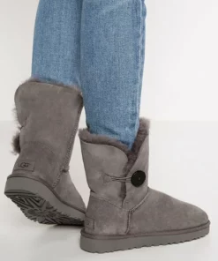 UGG BAILEY BUTTON II - Classic Ankle Boots - Grey