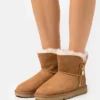 UGG BAILEY ZIP MINI - Classic Ankle Boots - Chestnut