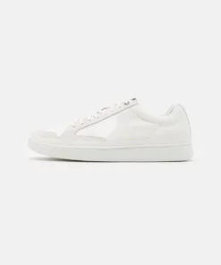 UGG SOUTH BAY - Trainers - White