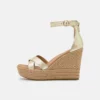 UGG EZRAH - Platform Sandals - Gold Metallic