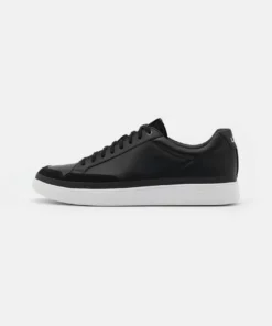 UGG SOUTH BAY - Trainers - Black