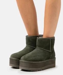 UGG CLASSIC MINI PLATFORM - Platform Ankle Boots - Forest Night