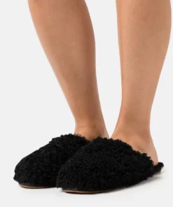UGG MAXI CURLY SLIDE - Slippers - Black
