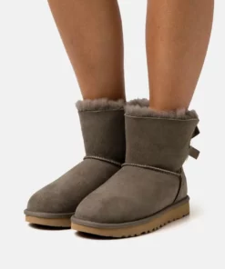 UGG MINI BAILEY BOW - Classic Ankle Boots - Slate
