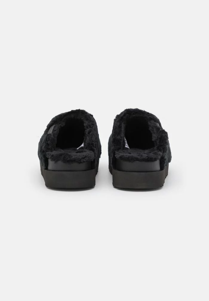UGG FUZZ SUGAR SLIDE - Slippers - Black - Image 4