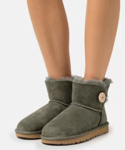 UGG MINI BAILEY BUTTON - Ankle Boots - Forest Night