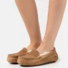 UGG ANSLEY - Moccasins - Chestnut