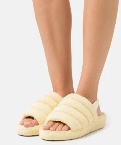 UGG FLUFF YEAH VEGAN - Platform Sandals - Banana Pudding