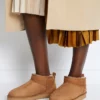 UGG CLASSIC ULTRA MINI - Ankle Boots - Chestnut